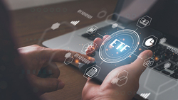 儲蓄險利息被通膨吃光，怒解約改買ETF？長期報酬當然是ETF勝出，但建議要先搞懂本質