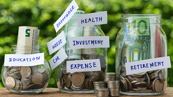 大掃除清出2袋衣物，覺得女人很浪費？想要成功「斷捨離＋理財」，這樣做2個月就能見效