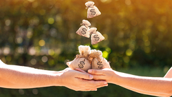 46%上班族竟是月光族？4招無痛存錢讓你存款負轉正，月底不再白吐司配開水