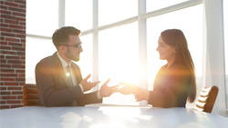 想提出反對意見，又怕搞砸氣氛...韓國總統文膽分享4步驟，讓你圓滑表達不失禮