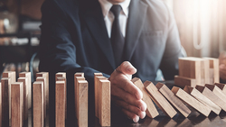 東西都買便宜的卻存不到錢？恐是「拿鐵因子」在作祟！找出理財漏洞，再用2關鍵自動生錢