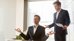 覺得主管很廢，跟著他學不到東西？職場教練教你這樣思考，把主管從絆腳石變成墊腳石