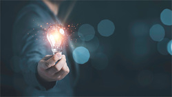 雖然努力不一定有用，但把自己準備好才不會錯過機會...華爾街首位盲人證券分析師：學習永遠不會背叛你