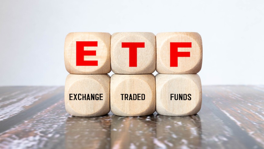 台股反彈下，0056、00878高息型ETF表現落後大盤，該轉存市值型ETF嗎？