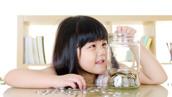 紅包錢該誰管？訓練孩子理財是好事，但一次管大錢恐只會花光光，理財媽咪建議這樣做