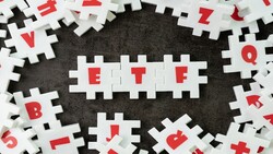 定期定額3大問》存股等於「無腦買」？0050、006208該存誰？該不該停利？一文解惑