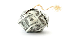 紅海危機升溫，國際運價再攀升，貨櫃三雄逆勢上揚