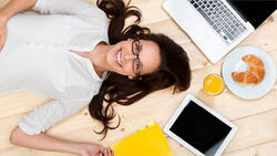 睡午覺和吃零食有助上班族保持工作效率？顧問公司董事長：為午後決勝負而蓄備體力