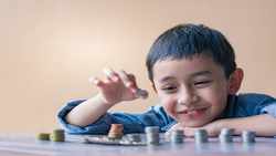 如何用ETF替孩子創造一個生生不息的投資循環？「年年領股息」策略這樣做！