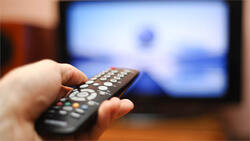 一直刷到洗腦廣告，愈看愈想買？消費心理學教授帶你了解「單純曝光效應」