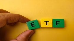 想穩穩領息，存金融股或高股息ETF比較好？用一種方式，股息、價差都賺