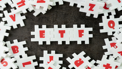 存股成飆股！存高股息ETF該逢高出場、還是買進續抱？2角度找尋最適投資策略