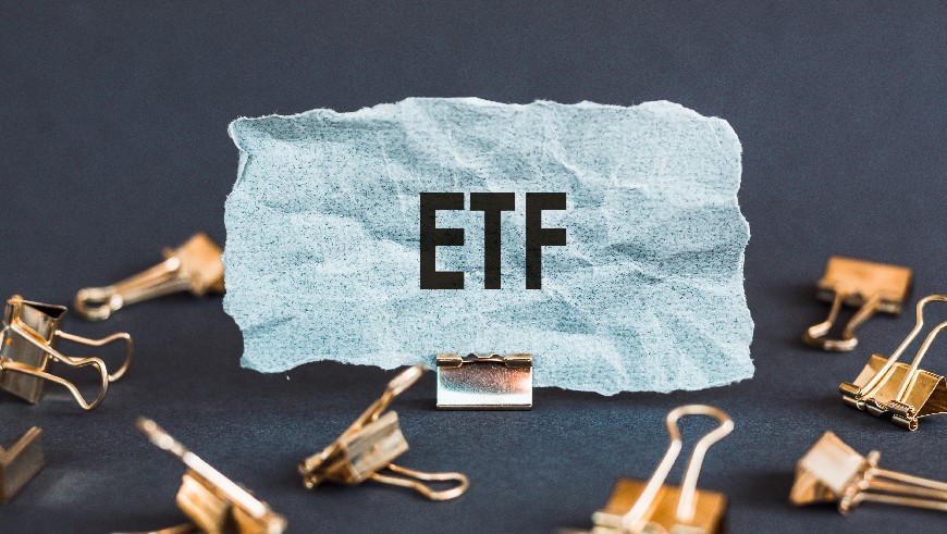 誰說市值型ETF只能無腦買？《股魚教你一本搞懂ETF》：4種方式聰明買、輕鬆賺