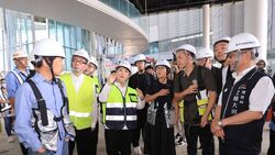   「遠雄綠美」面水湳半月彎文商區第一排