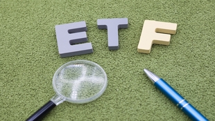 面對ETF投資熱，該注意哪些事？《金融時報》資深記者看ETF崛起：水