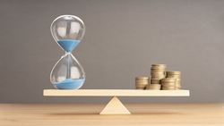 想要加速累積金融資產該怎麼做？經濟評論家：將可運用資金全部投資到1商品