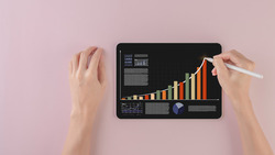 統一、玉山金、聯電...抱著捨不得賣，退休教師年領250萬股利：選好公司、等合理價