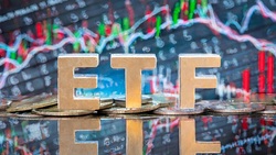 不是0050也不是小台積0052！2024年ETF績效王是「它」！最強10檔ETF搶先看