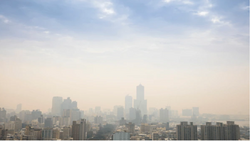 空汙恐影響大腦健康？研究：改善空氣品質，可延緩失智風險