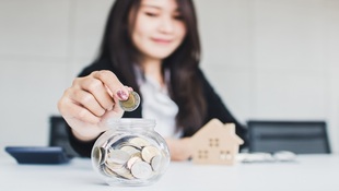 小護士的逆襲人生！靠1檔ETF＋做對6件事，她從負債到存下200萬元