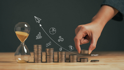 啟動定期不定額投資，放大複利搶進收益