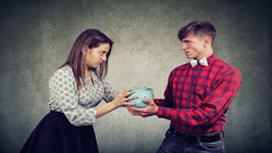 大老婆的反擊故事！先生外遇，離婚時發現資產都被元配轉走，還有得救嗎？