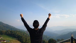 曾經領22K的上班族，從月存8000元到年領60萬股利...存股過來人：我用存股救贖我自己