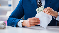 從掌舵到守護，用「信託」為自己與家人打造第二人生藍圖