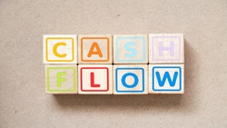 真正讓你致富的，不是今天的殖利率，而是10年後的「超高股息現金流製造機」