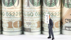 巴菲特、「木頭姐」凱西·伍德...4位股神超級比一比，誰的投資哲學最適合你？