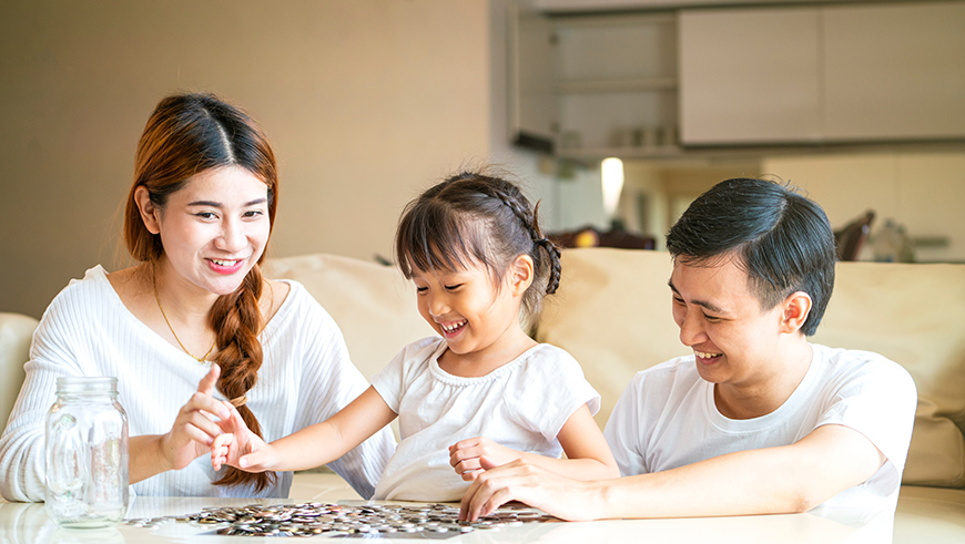 一份爸爸送給女兒的禮物！每月投資1萬元在「2檔ETF」，試算20年後竟滾出940萬