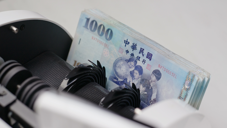 台灣平均年所得創高，未滿30歲平均55.9萬元