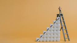 年底前還會降息2次？Fed主席鮑爾：降息過快會使通膨位居高檔