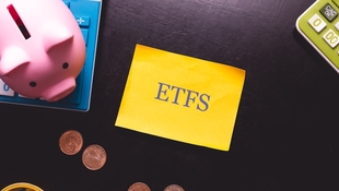 0050好還是0056好？一表看真相：投資18年，這1檔多賺近600