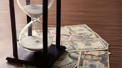 股票、公債、房地產，該怎麼選擇？長期投資「這標的」，年化報酬率有9%！