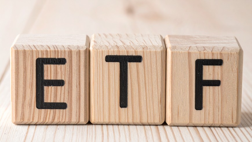 績效打不贏就加入它？高股息ETF 00900換股加入台積電合理嗎？背後原因是？