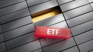 高股息ETF、債券ETF…報酬率不如預期，該換標的嗎？投資老手：或許