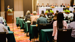   落實「董事競業禁止」規範，以保障股東權益