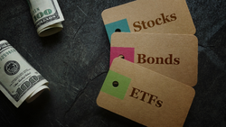  複委託買美股或買台版ETF？理財規劃顧問：算對「這筆稅」才是真正報酬