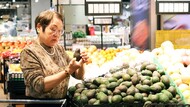 台股4萬點、通膨1.74%！為什麼帶媽媽去超市，比看台積電還緊張？