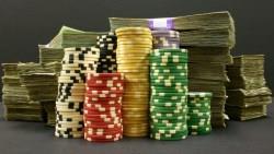 在新加坡賭場工作，可能沒你想得那麼好…宿舍只有茅坑、違約要賠18萬元