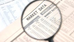 早上幾點開始看財經新聞最好？2位退休財經記者的真心話