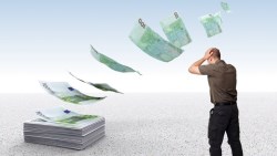 一張表公開殘忍真相！你知道就算每月存2萬元，你的退休金可能也只夠用4年嗎？