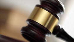 債權人可以聲請法院強制執行壽險保價金求償？律師這樣說…