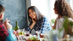 獨自帶大3個小孩、兒子讀了5個高中，她卻是公認的好命女...沒有「幸福人生」的框架才是真幸福