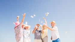 給孩子最棒的禮物，就是不要依靠他們…做好3件事，輕鬆享受樂退人生