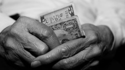 懂得延後享樂，成就比較高？台股30年投資人：年輕傻存錢，老了也花不了