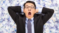 還認為「現金為王」嗎？沒有想到這件事，長期持有現金恐怕只會讓你愈活愈窮！