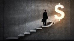 股息41萬與3天賺價差34萬，你怎麼選？為何存500張金融股的他不賣股賺價差？