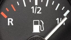 新變種病毒恐增加封鎖措施！國際油價週一跌約3%